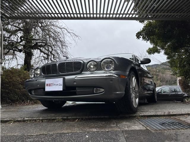 JAGUAR XJseries sedan