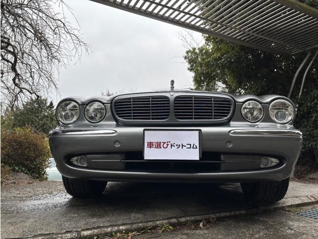 JAGUAR XJseries sedan