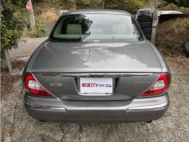 JAGUAR XJseries sedan