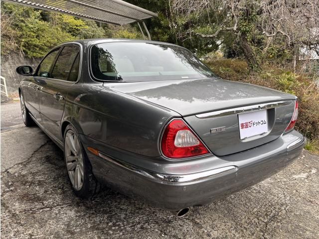 JAGUAR XJseries sedan