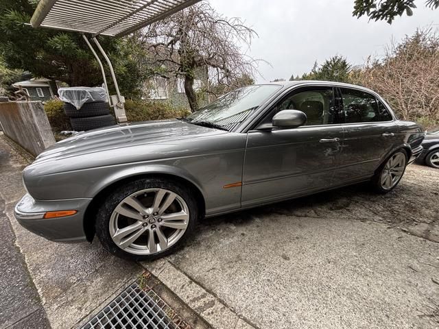 JAGUAR XJseries sedan