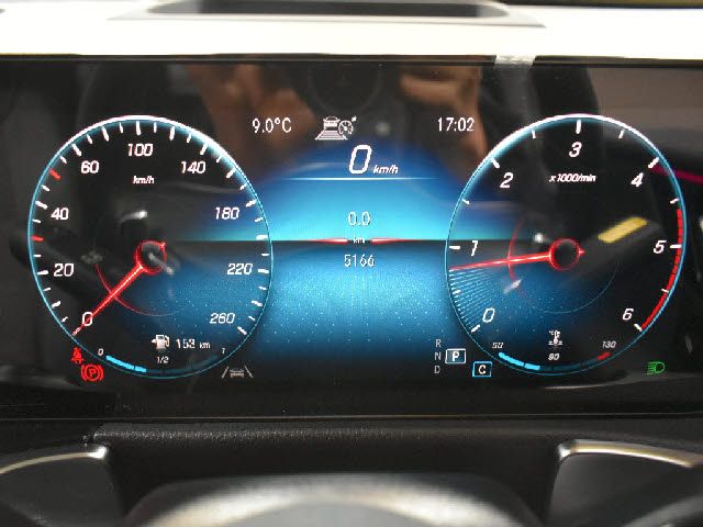 MERCEDES BENZ GLB