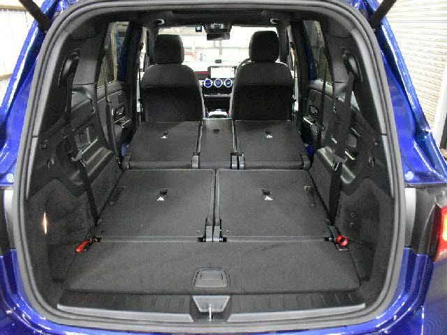 MERCEDES BENZ GLB