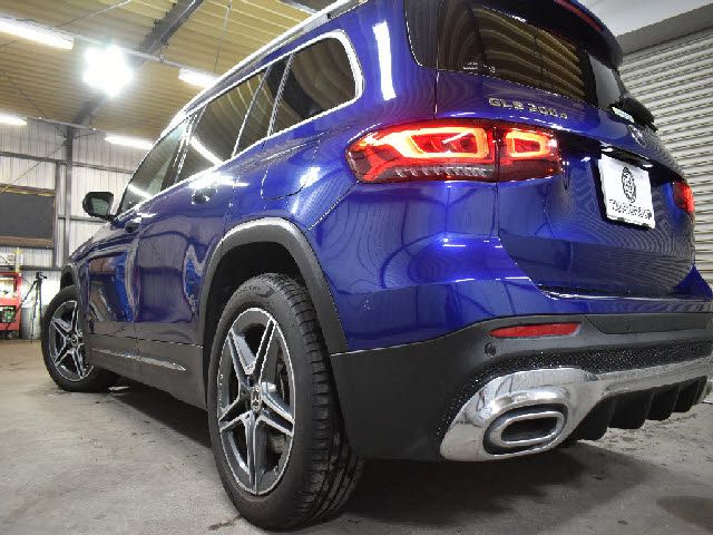MERCEDES BENZ GLB