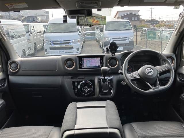 CARAVAN van 2WD