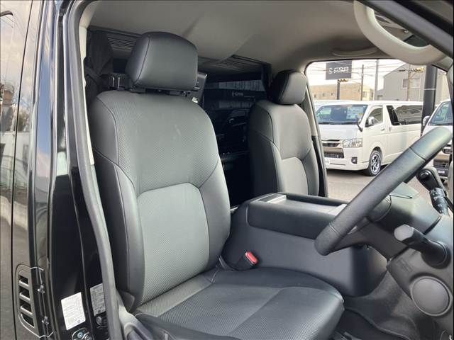 CARAVAN van 2WD
