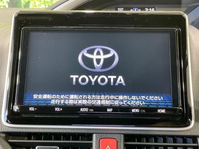 VOXY HYBRID