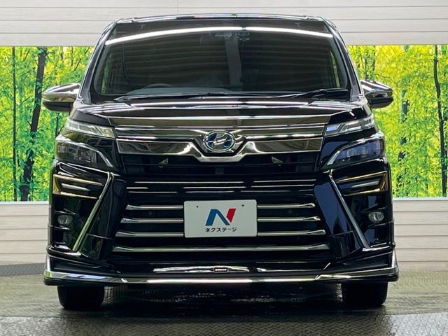 VOXY HYBRID