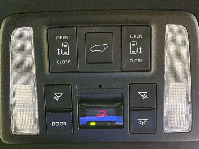 VOXY HYBRID 4WD