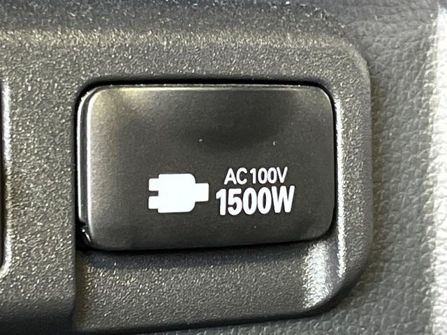 VOXY HYBRID 4WD