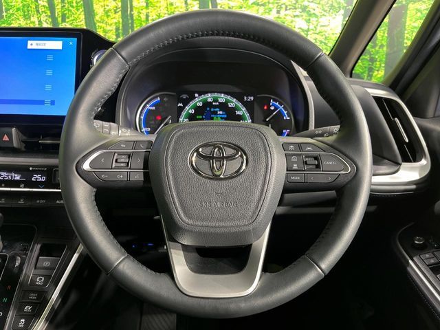 VOXY HYBRID 4WD