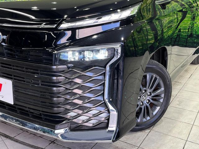 VOXY HYBRID 4WD