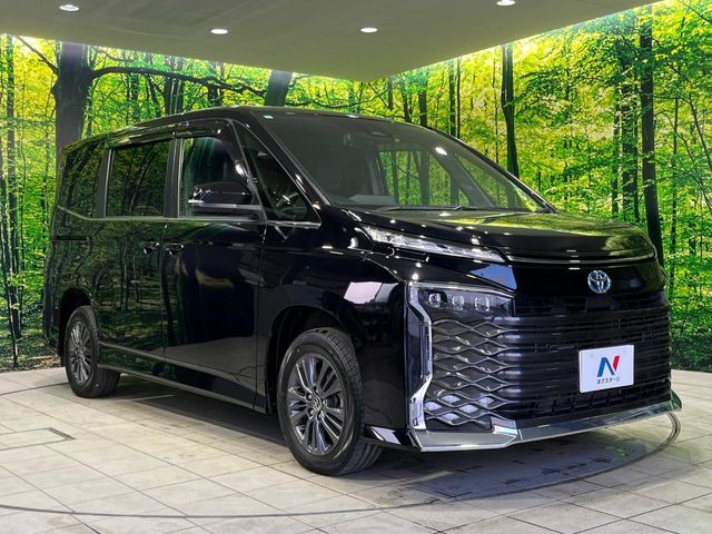 VOXY HYBRID 4WD
