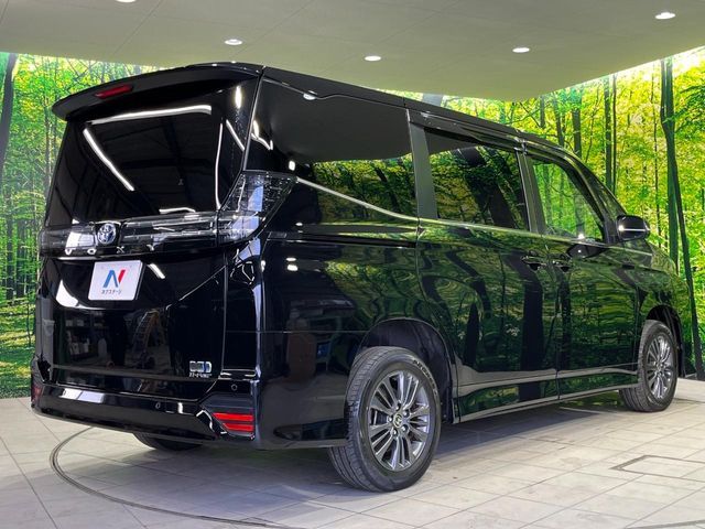 VOXY HYBRID 4WD