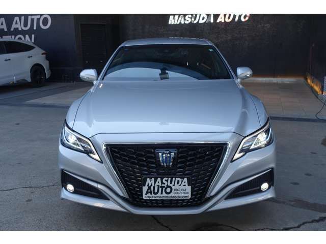 CROWN sedan hybrid