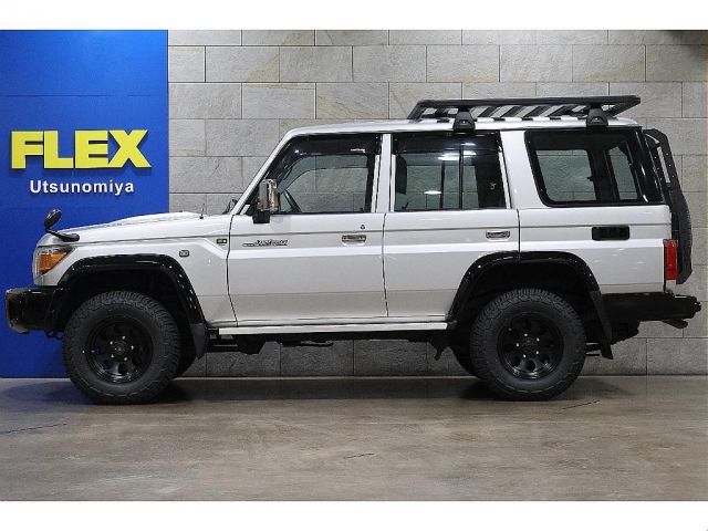 LANDCRUISER van
