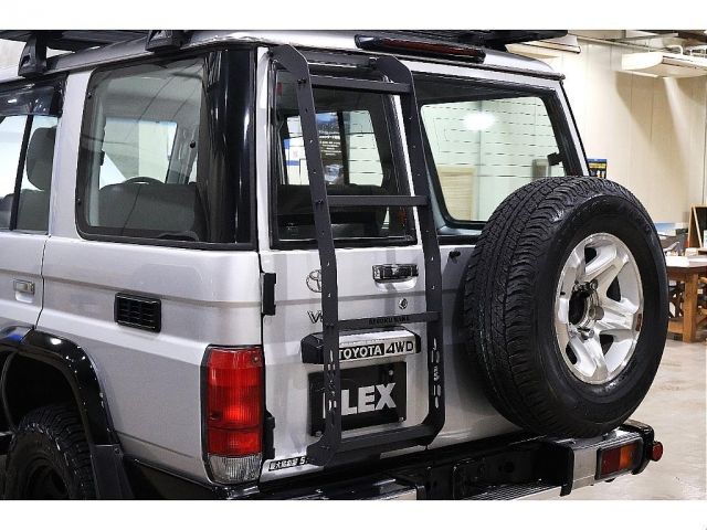 LANDCRUISER van