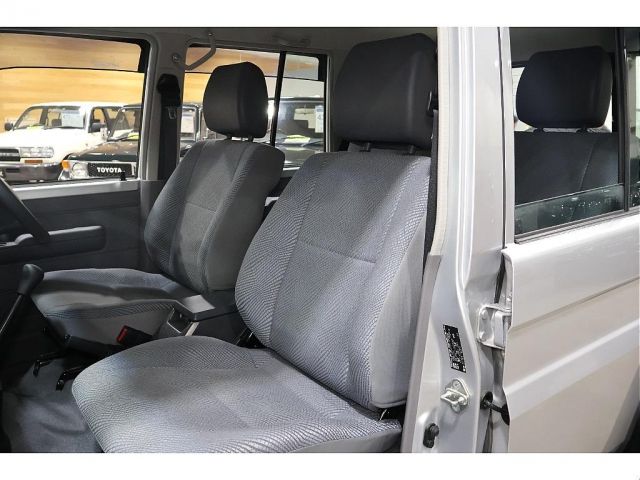 LANDCRUISER van