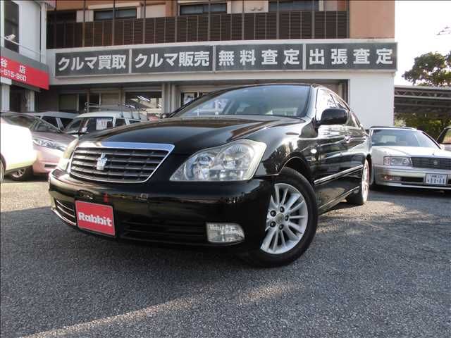 CROWN sedan