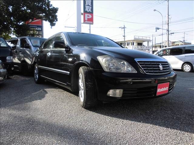 CROWN sedan