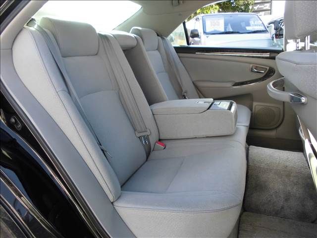 CROWN sedan