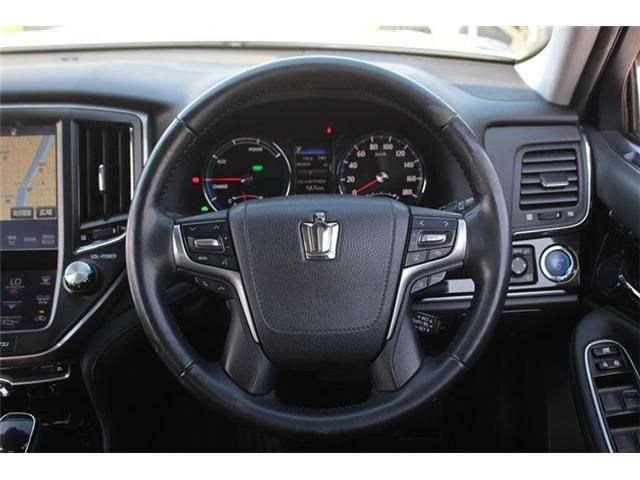 CROWN sedan hybrid