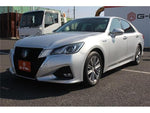 CROWN sedan hybrid