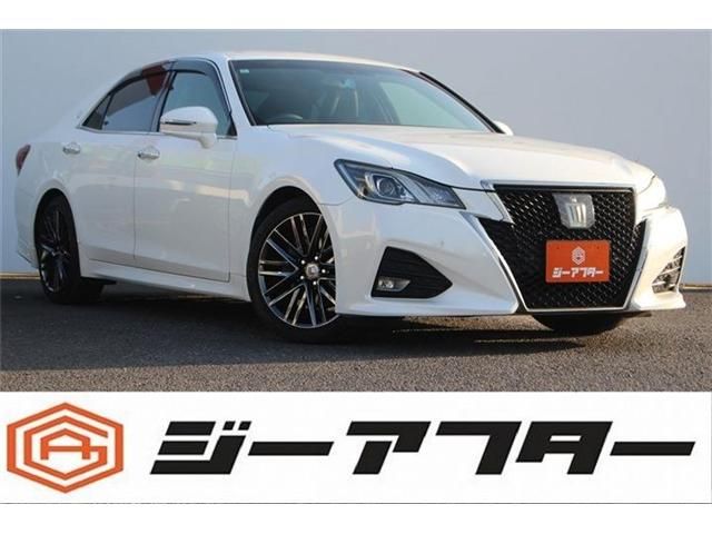 CROWN sedan