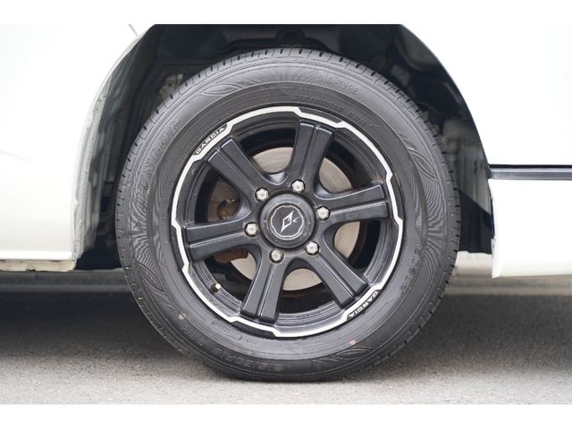 REGIUSACE 4WD van