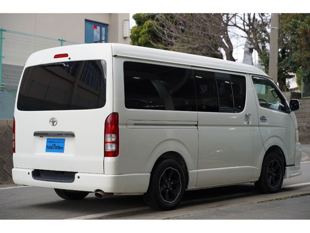 REGIUSACE 4WD van