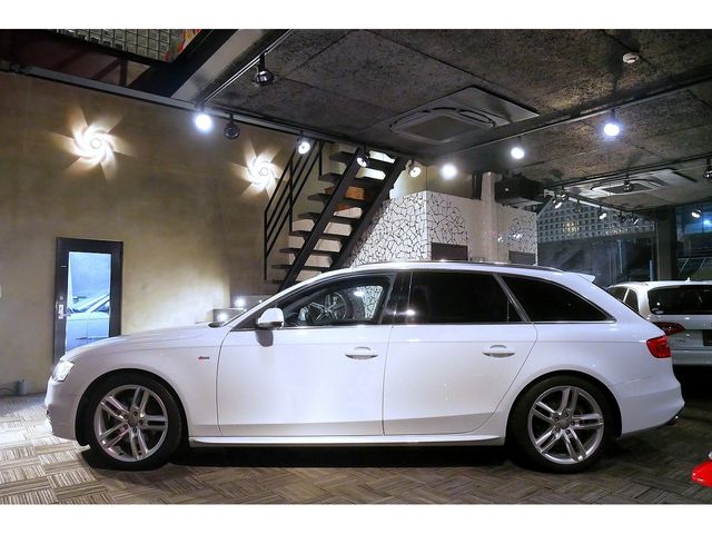 AUDI A4 AVANT