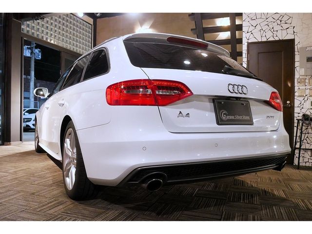 AUDI A4 AVANT