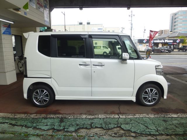 N-BOX CUSTOM 4WD