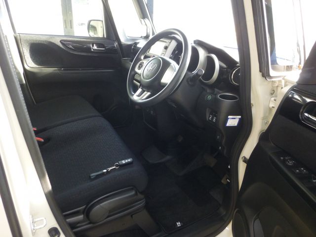 N-BOX CUSTOM 4WD