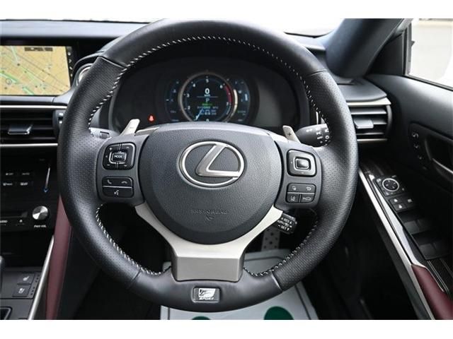 LEXUS IS200t