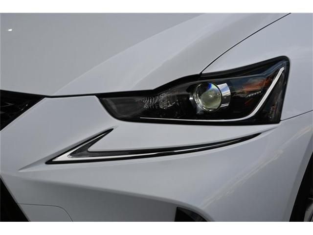LEXUS IS200t