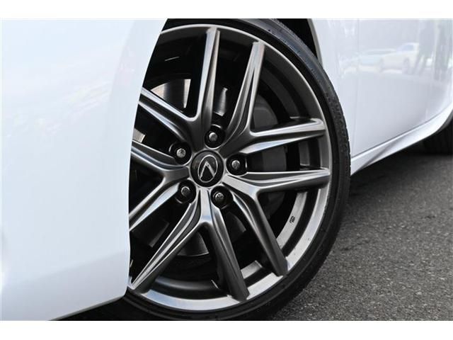 LEXUS IS200t