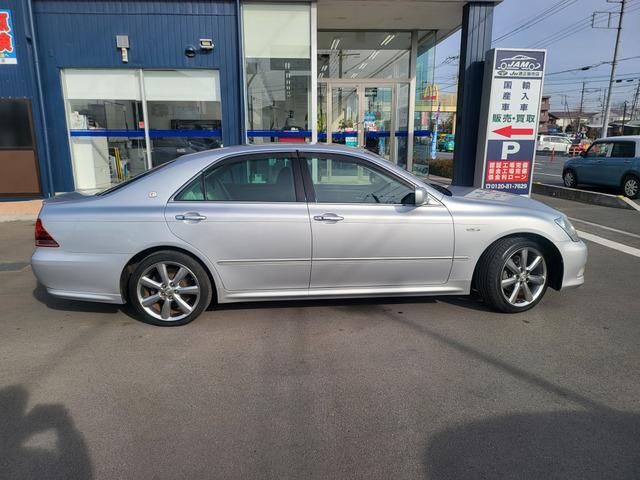 CROWN sedan