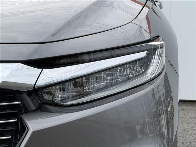 INSIGHT sedan