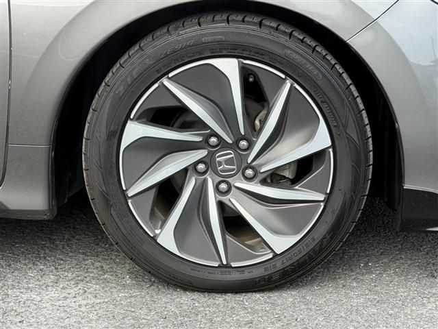 INSIGHT sedan