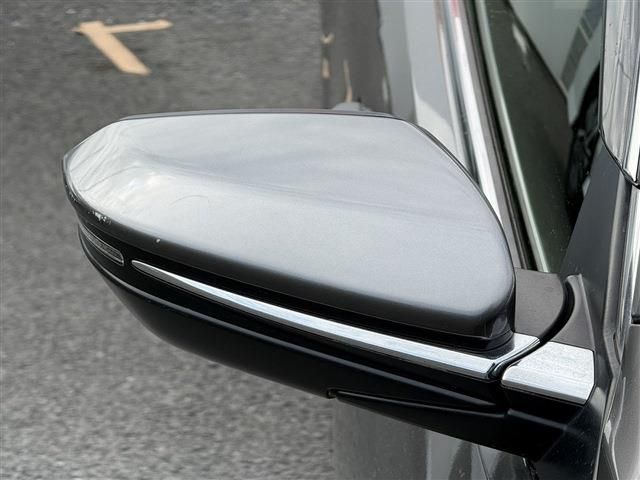 INSIGHT sedan