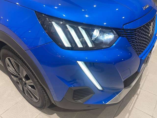 PEUGEOT e-2008