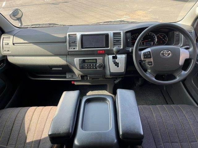 REGIUSACE 2WD van