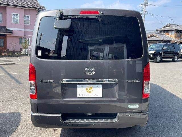 REGIUSACE 2WD van
