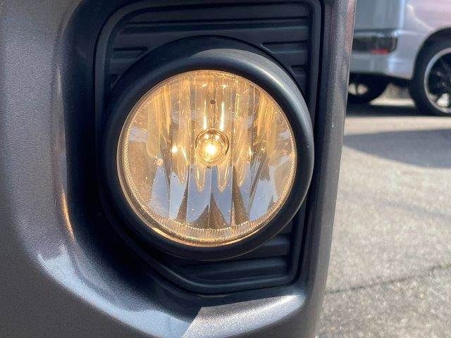 REGIUSACE 2WD van