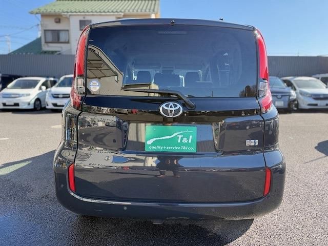 SIENTA HYBRID