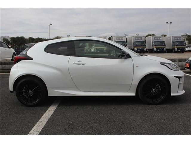 GR YARIS