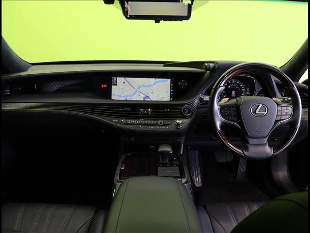 LEXUS LS500h 4WD