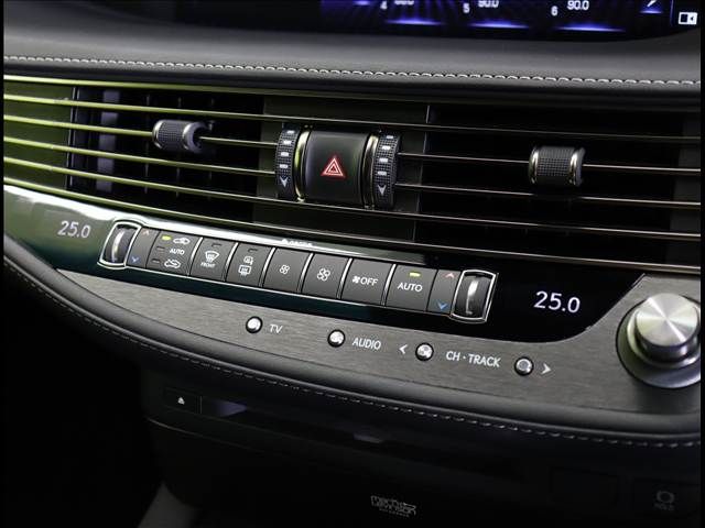 LEXUS LS500h 4WD