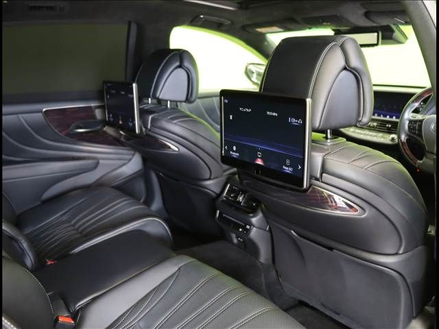 LEXUS LS500h 4WD